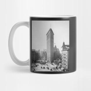 Flatiron Building, 1905. Vintage Photo Mug